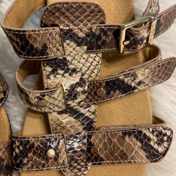 VIONIC Sandals size 8 BNWOT please see all photos adjustable stripes - Picture 2 of 16